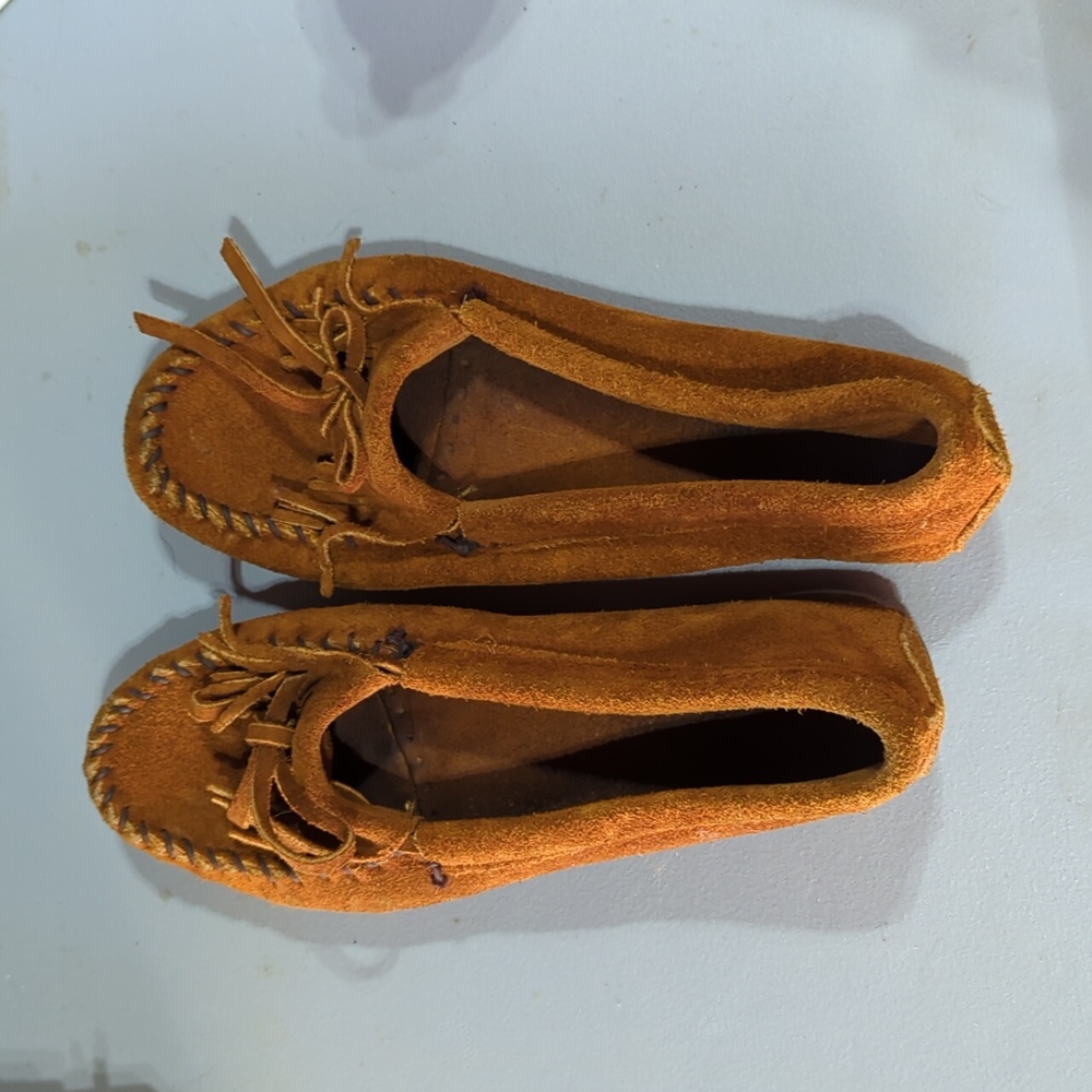 Minnetonka moccasins - Picture 3 of 4